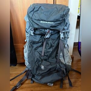 Mammut Crea Light 40 liter backpack